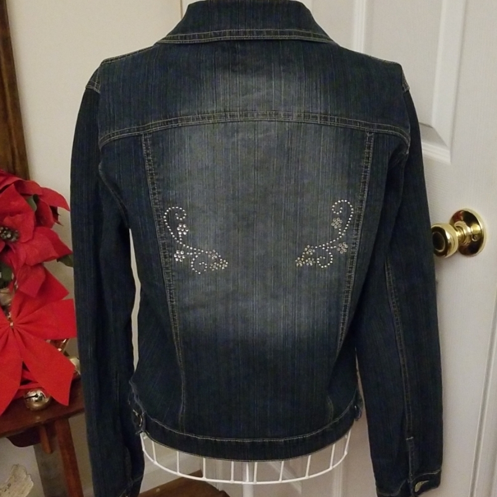 🌹Denim jacket 🥰 - Picture 6 of 8